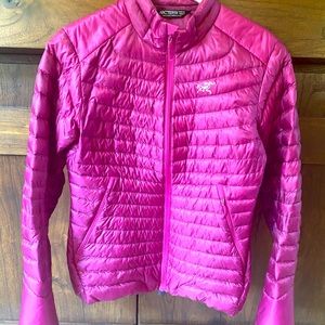 Women’s Arcteryx Cerium SL Jacket - Small